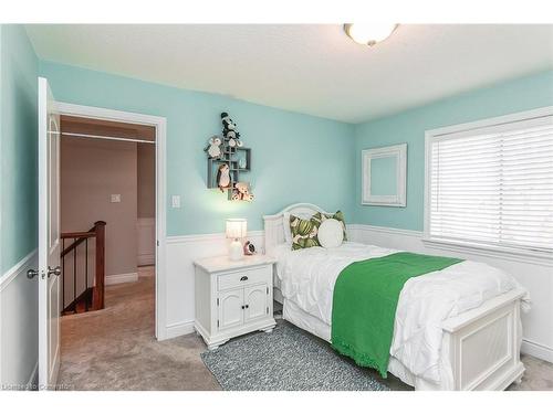 206 Westhollow Court, Waterloo, ON - Indoor Photo Showing Bedroom