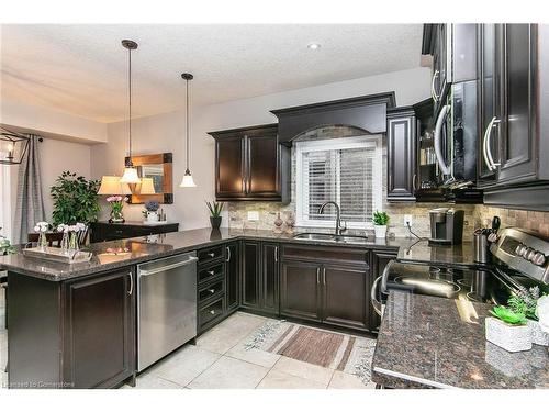 206 Westhollow Court, Waterloo, ON - Indoor Photo Showing Kitchen With Double Sink With Upgraded Kitchen