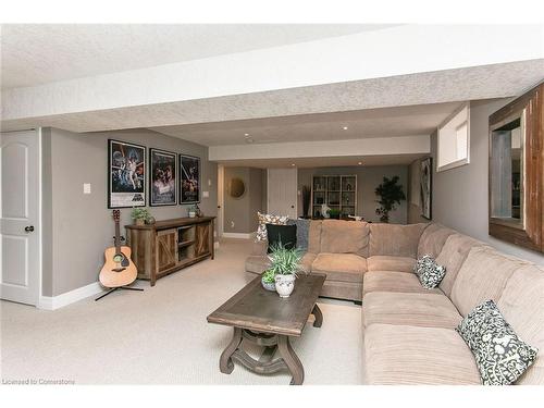 206 Westhollow Court, Waterloo, ON - Indoor Photo Showing Living Room