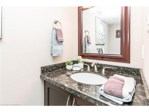 206 Westhollow Court, Waterloo, ON - Indoor Photo Showing Bathroom