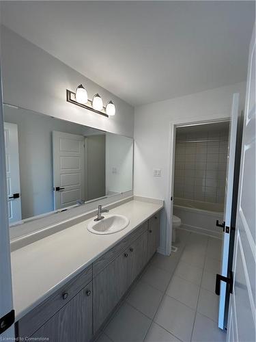 7 Routley Street, Kitchener, ON - Indoor Photo Showing Bathroom