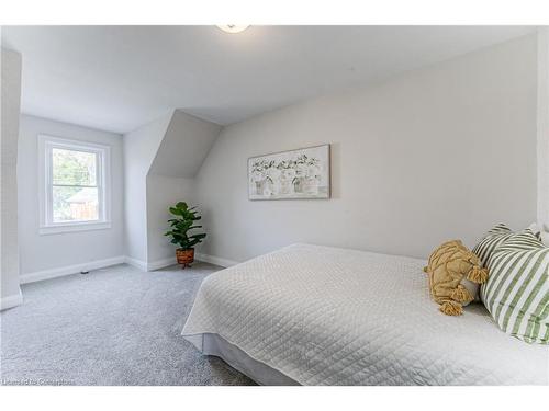 35 Guelph Street, Kitchener, ON - Indoor Photo Showing Bedroom