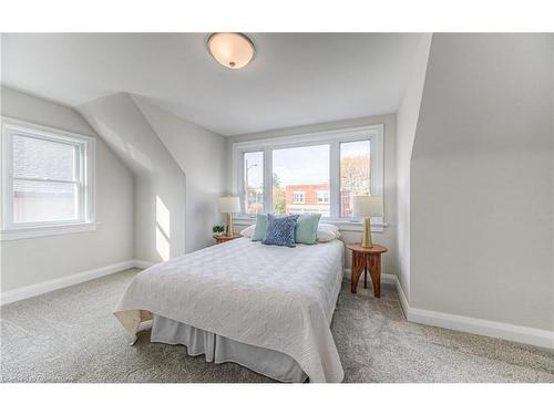 35 Guelph Street, Kitchener, ON - Indoor Photo Showing Bedroom