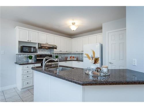 379 Beaver Creek Road, Waterloo, ON - Indoor Photo Showing Kitchen