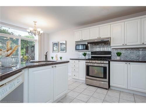 379 Beaver Creek Road, Waterloo, ON - Indoor Photo Showing Kitchen