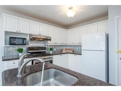 379 Beaver Creek Road, Waterloo, ON - Indoor Photo Showing Kitchen