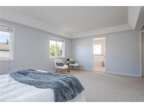 379 Beaver Creek Road, Waterloo, ON - Indoor Photo Showing Bedroom