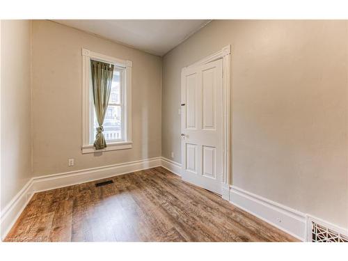 95 Scott Street, Kitchener, ON - Indoor Photo Showing Other Room