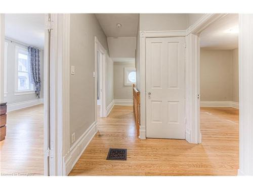 95 Scott Street, Kitchener, ON - Indoor Photo Showing Other Room