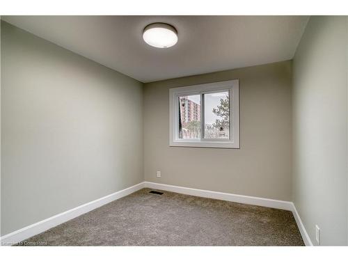 27-49 Cedarwoods Crescent, Kitchener, ON - Indoor Photo Showing Other Room