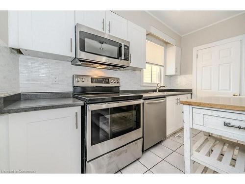 39-41 Mcnaughton Street, Cambridge, ON - Indoor Photo Showing Kitchen