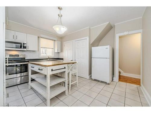 39-41 Mcnaughton Street, Cambridge, ON - Indoor Photo Showing Kitchen