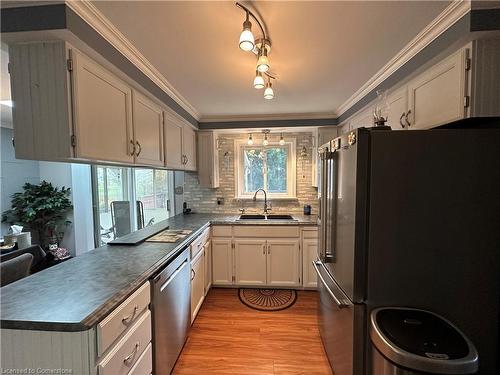 486 Toronto St Street, Palmerston, ON - Indoor Photo Showing Kitchen