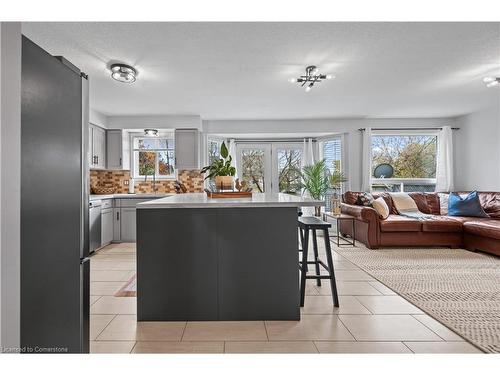 43 Marcy Crescent, Cambridge, ON - Indoor Photo Showing Living Room