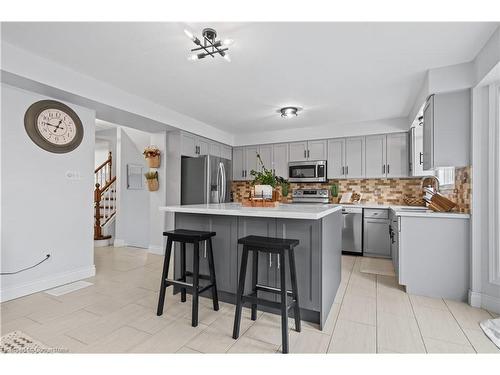 43 Marcy Crescent, Cambridge, ON - Indoor Photo Showing Kitchen With Upgraded Kitchen