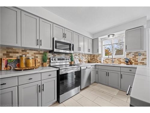 43 Marcy Crescent, Cambridge, ON - Indoor Photo Showing Kitchen