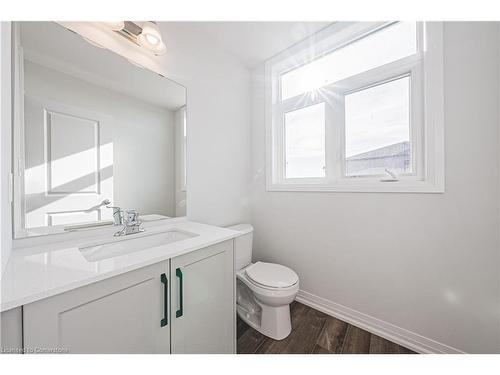 25-155 Equestrian Way, Cambridge, ON - Indoor Photo Showing Bathroom