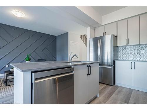 44-155 Equestrian Way, Cambridge, ON - Indoor Photo Showing Kitchen