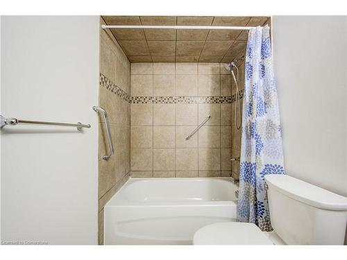 107-163 Ferguson Drive, Woodstock, ON - Indoor Photo Showing Bathroom