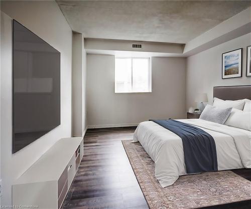 107-163 Ferguson Drive, Woodstock, ON - Indoor Photo Showing Bedroom