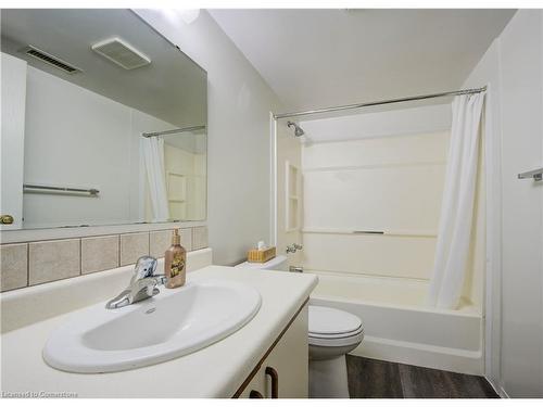 107-163 Ferguson Drive, Woodstock, ON - Indoor Photo Showing Bathroom