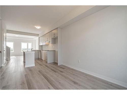 88-155 Equestrian Way, Cambridge, ON - Indoor Photo Showing Kitchen