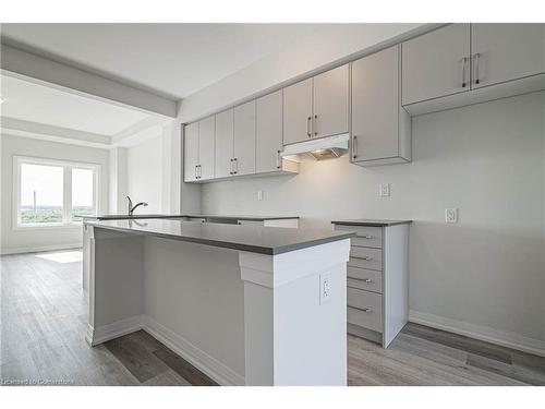 88-155 Equestrian Way, Cambridge, ON - Indoor Photo Showing Kitchen