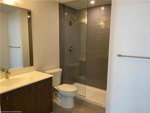 814-15 Wellington Street, Kitchener, ON - Indoor Photo Showing Bathroom