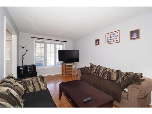 580 Old Huron Place, Kitchener, ON - Indoor Photo Showing Living Room