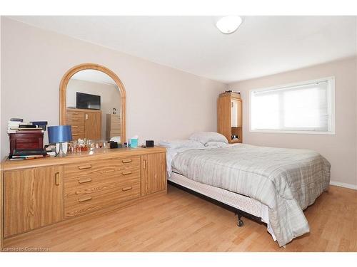 580 Old Huron Place, Kitchener, ON - Indoor Photo Showing Bedroom