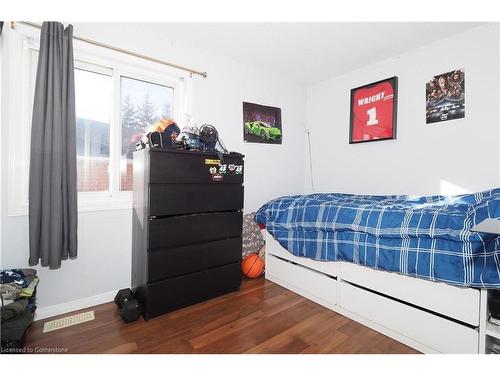 580 Old Huron Place, Kitchener, ON - Indoor Photo Showing Bedroom