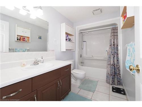 580 Old Huron Place, Kitchener, ON - Indoor Photo Showing Bathroom