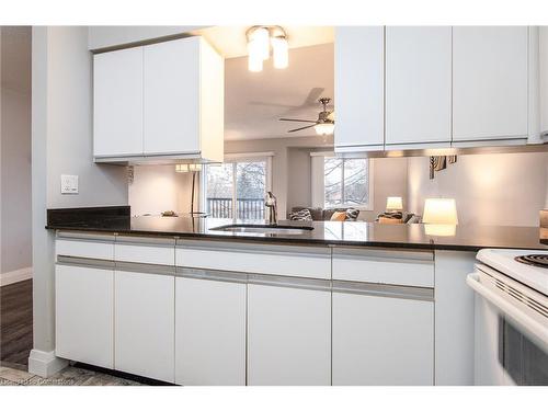 303-275 Eiwo Court, Waterloo, ON - Indoor Photo Showing Kitchen