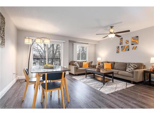 303-275 Eiwo Court, Waterloo, ON - Indoor Photo Showing Living Room