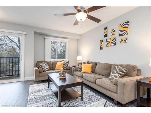 303-275 Eiwo Court, Waterloo, ON - Indoor Photo Showing Living Room