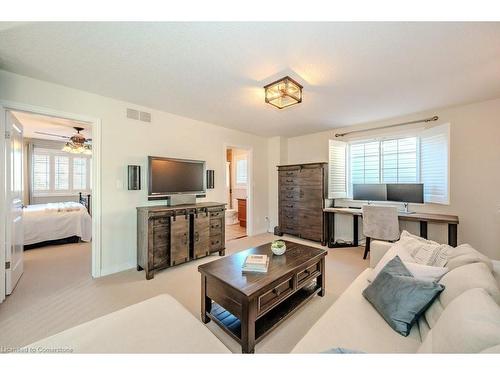 457 Golf Course Road, Conestogo, ON - Indoor Photo Showing Living Room