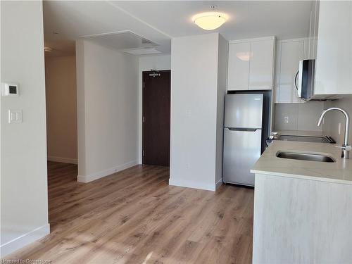 2812-60 Frederick Street, Kitchener, ON - Indoor Photo Showing Kitchen