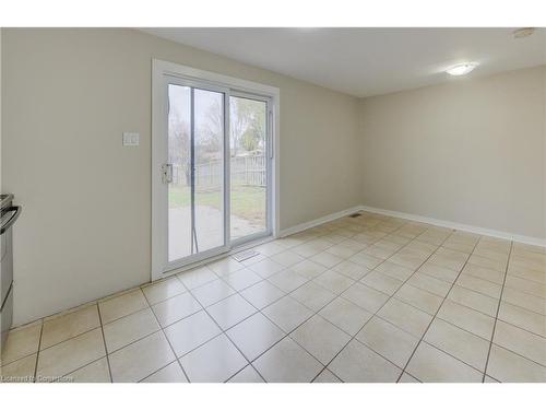 572 Elgin Street N, Cambridge, ON - Indoor Photo Showing Kitchen With Double Sink