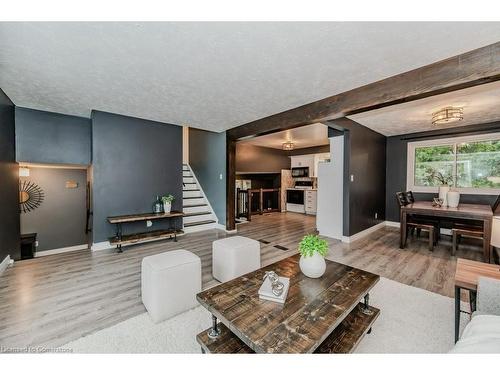 36 Colebrook Court, Kitchener, ON - Indoor Photo Showing Living Room