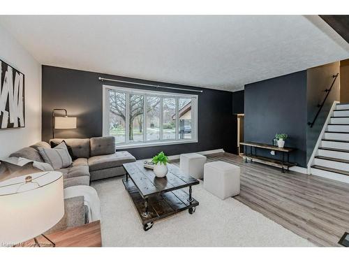 36 Colebrook Court, Kitchener, ON - Indoor Photo Showing Living Room