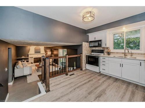 36 Colebrook Court, Kitchener, ON - Indoor Photo Showing Kitchen