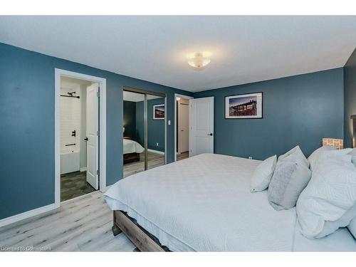 36 Colebrook Court, Kitchener, ON - Indoor Photo Showing Bedroom