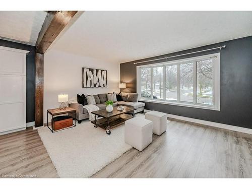 36 Colebrook Court, Kitchener, ON - Indoor Photo Showing Living Room