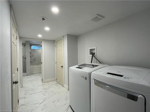 Lower-184-B Wilfred Avenue, Kitchener, ON - Indoor Photo Showing Laundry Room