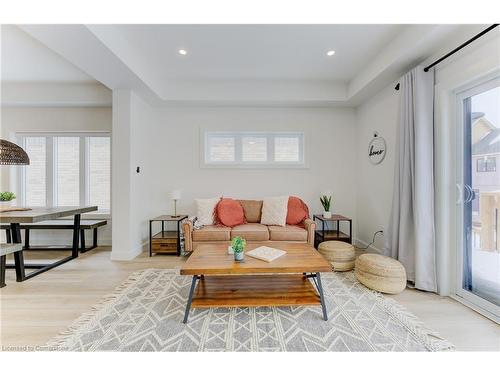 45 Hedley Lane, Elora, ON - Indoor Photo Showing Living Room