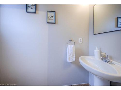 51 Westmeadow Drive, Kitchener, ON - Indoor Photo Showing Bathroom