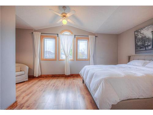 51 Westmeadow Drive, Kitchener, ON - Indoor Photo Showing Bedroom