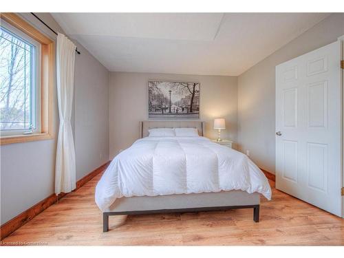 51 Westmeadow Drive, Kitchener, ON - Indoor Photo Showing Bedroom