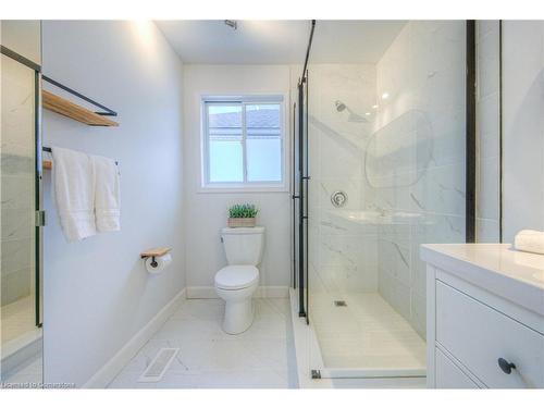 51 Westmeadow Drive, Kitchener, ON - Indoor Photo Showing Bathroom