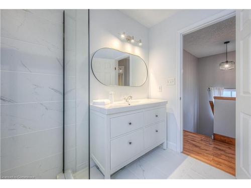 51 Westmeadow Drive, Kitchener, ON - Indoor Photo Showing Bathroom